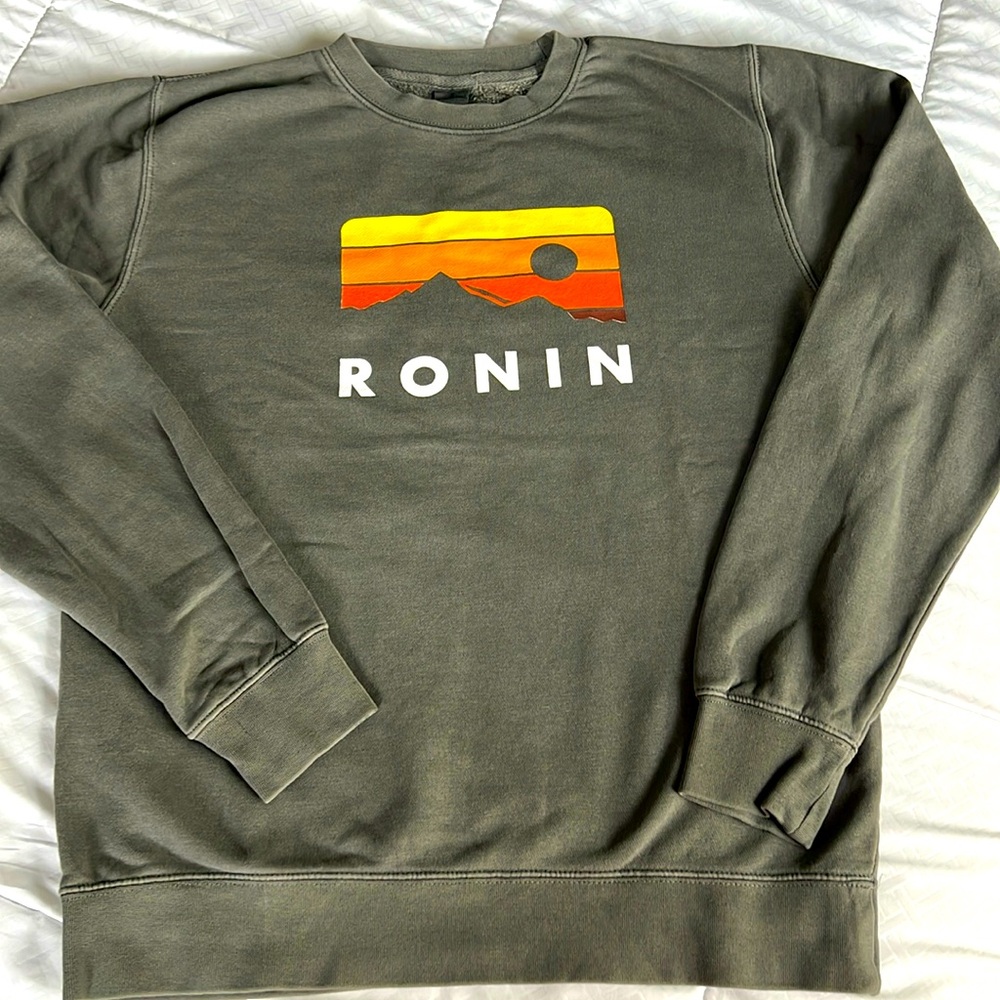 Men’s lightweight sweatshirt